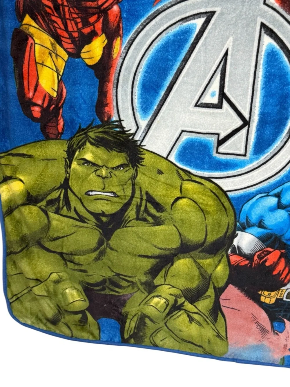 Marvel Avengers Iconic Character Blanket Hulk, Captain America, Iron Man, Thor